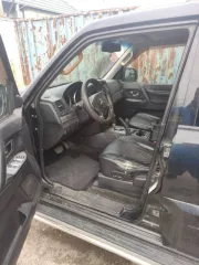 Легковой автомобиль Mitsubishi Pajero, 2010 года выпуска, VIN JMBLYV97WAJ000169, цвет чёрный, государственный регистрационный знак В787СХ116.