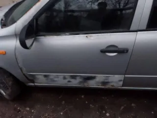 Lada Kalina 2012 года, 82 л.с., пробег 300000 км. VIN XTA111730C0242440, госномер С863КО40, цвет кузова серебристый, рабочий объем двигателя 1 596 куб.см.