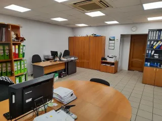 Нежилое помещение 636,6 кв.м, Санкт-Петербург, ул. Радищева, д. 39, Нежилое помещение - 636,6 кв. м с учетом неотделимых улучшений (25 поз.), адрес: Санкт-Петербург, ул. Радищева, д. 39, лит. Д, пом. 12-Н, цокольный этаж, кадастровый номер 78:31:0001210:4142, ограничения и обременения: ипотека до…