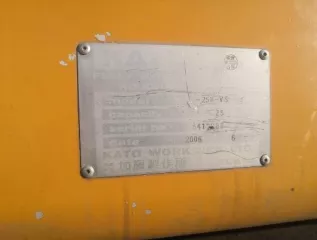 Кран KATO KR-25H-V5 2006 г.в., грузоподъемность 27 т, номер KR258-0086.