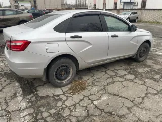 LADA VESTA 2016 GFL130, серебристый, 2016 г.в. При визуальном осмотре выявлены следы коррозии, повреждения лакокрасочного покрытия. Неисправен элемент питания. Во избежание претензий относительно технического состояния имущества, его комплектности, покупателю, действуя добросовестно, необходимо…
