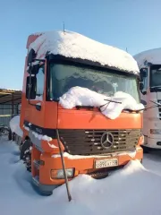 Mercedes-Benz 1843 1998 грузовой тягач, марка: Mercedes-Benz 1843, год изготовления: 1998, цвет: оранжевый, VIN: WDB9540321K355882, ПТС: 77ОК181663, г/н: 089OAT40, мощность двигателя, л. с. (кВт): 428 (315), разрешенная максимальная масса 18000 кг, масса без нагрузки 7695 кг