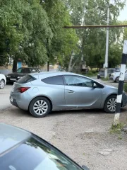 OPEL ASTRA GTC 2012. Марка - OPEL; Модель – ASTRA GTC P-J/SW; Год изготовления – 2012; VIN - XWFPD2DC1C0012226 (залог ООО МКК КАРАНГА)