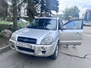 Hyundai Tucson 2005 года выпуска, VIN KMHJN81DP6U258193.