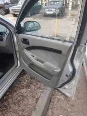 Chevrolet Lacetti, 2006 года, 109 лс, 403000 км. Состояние: В 2021 году была произведена замена двигателя, был куплен на площадке Авито у частного лица, на учет поставлен не был. Автомобиль был арестован приставами, находился на хранении у ФССП, после возврата двигатель сильно дымит, пороги…