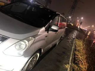 Hyundai Grand Starex 2010 года, 145 л.с., пробег 300000 км, АКПП. VIN: KMJWA37JBAU190694.