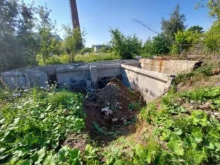 7 объектов конкурсной массы, имущественный комплекс по адресу: Чувашская Республика, г. Канаш, Ульяновское шоссе:  
1. Материальный склад кадастровый №21:11:240201:1986,  
2. Забор из железобетонных плит из железных листов с пятью воротами, протяженность 1572 п.м., кадастровый №21:11:000000:1287, …