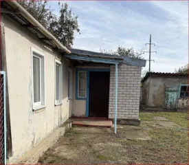 1/3 доля дома 27,8 кв.м и 1/3 доля участка 1136 кв.м, Ставропольский край. 1/3 доля в праве на жилое здание, площадь: 27,8 кв.м, кадастровый номер: 26:15:150702:309 и 1/3 доля в праве на земельный участок, площадь: 1 136 кв.м, категория земель: Земли населенных пунктов, разрешенное использование…