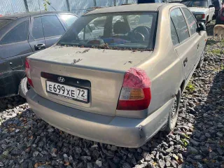 Hyundai Accent 2007 года, 102 лс, пробег 143000 км. Цвет светло-бежевый. VIN: X7MCF41GP7M121525, госномер: Е699ХЕ72. Тип двигателя: бензиновый, мощность 102 л.с. (75 кВт), объем 1495 куб. см. Разрешенная максимальная масса 1555 кг, масса без нагрузки 1176 кг.