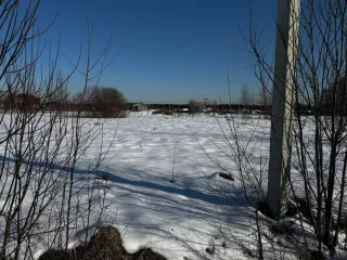 Земельный участок с кадастровым номером 50:18:0040101:464 площадью 890+/-1 кв.м.
Расположенный по адресу Московская область, Можайский район, участок расположен в юго-западной части кадастрового квартала 50:18:0040101 
(В залоге ПАО Сбербанк)