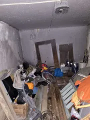 1/2 доли нежилого здания 22 кв.м и земельного участка 31 кв.м, г. Стрежевой, Томская область. 1/2 доля в праве на нежилое здание, площадь: 22кв.м., кадастровый номер: 70:20:0000003:25252 и 1/2 доля в праве на земельный участок, площадь: 31кв.м., категория земель: Земли населенных пунктов…