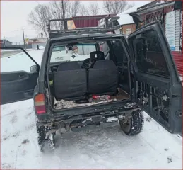 Suzuki Escudo 1995 года выпуска. Идентификационный номер (VIN) отсутствует. Модель, № двигателя: G16A-41460, шасси (рама) № TA01W. Цвет кузова: черный. Мощность двигателя 100 л.с. (75 кВт), рабочий объем 1590 куб.см. Разрешенная максимальная масса 1350 кг, масса без нагрузки 1130 кг…