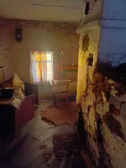Жилой дом, индивидуальная собственность площадью 39.9 кв.м., кад. № 35:17:0511019:54, адрес: Вологодская область, Кичменгско-Городецкий р-н, д. Титовщина, д. б/н с правом перезаключения договора аренды земельного участка, расположенного под домом