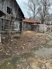 Нежилое здание, площадью 229,9 кв.м., кадастровый номер 69:06:0180318:285, расположенное по адресу: Тверская область, Вышневолоцкий муниципальный округ пгт  Красномайский, ул. 1 Мая, д.14 Земельный участок под объектом недвижимости площадью 1 273 кв.м., с кадастровым номером 69:06:0180312:299…