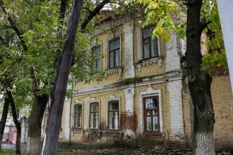 Нежилое здание 225,7 кв.м, г. Старый Оскол, Белгородская область объект культурного наследия - нежилое здание общей площадью 225,7 кв.м, кадастровый номер 31:06:0145002:102, расположенное по адресу: г. Старый Оскол, ул. Революционная, д. 29, количество подземных этажей: 1, вид ограничений и…