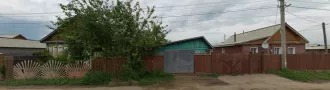 Доля 1/4 на Жилой дом (кадастровый номер 03:24:012008:47) Площадь общая 74,7 кв.м. и 
Земельный участок (кадастровый номер 03:24:012008:38) Площадь уточненная 500 кв.м.
По адресу Респ Бурятия, г Улан-Удэ, ул Еравнинская, дом 42
