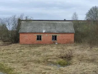 Нежилое здание 109,4 кв.м с участком 973 кв.м, Ярославская область. Здание общей площадью 109,4 кв.м с кадастровым номером 76:04:030101:742, год завершения строительства 1975, с земельным участком площадью 973 кв.м с кадастровым номером 76:04:030101:734, категория земель: земли населенных пунктов…