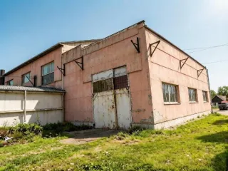 Нежилое помещение, площадь: 200,3 кв. м, одновременно с земельным участком по адресу: Курганская область, Кетовский муниципальный округ, с. Кетово, ул. Молодежная, стр. 1 Б, пом. 2 Объект недвижимого имущества: нежилое помещение, назначение: нежилое, площадь 200,3 кв. м, номер, тип этажа, на…