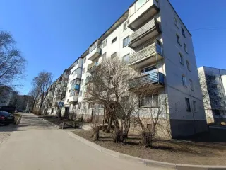Квартира 42 кв.м, Псковская область, г. Псков. Квартира площадью 42 кв. м, кадастровый номер 60:27:0220215:631. Местоположение: Псковская обл., г. Псков, ул. Чехова, д.4, кв. 79. На 27.05.2026 зарегистрирован 0 человек, на 01.05.2026 задолженность по взносам за капитальный ремонт отсутствует…