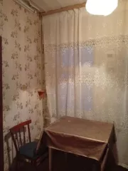 Жилое помещение, назначение: жилое, общая площадь 13,9 кв.м., этаж: 1, кадастровый №64:49:020110:38, расположенное по адресу: Саратовская область, г. Хвалынск, ул. Чернышевского, д. 32, кв. 5.