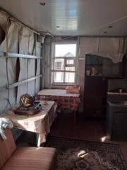 Жилое здание, площадь: 40,4 кв.м., кадастровый номер: 30:04:010106:10593 и земельный участок, площадь: 399 кв.м., категория земель: Земли населенных пунктов, разрешенное использование: Для ведения личного подсобного хозяйства, кадастровый номер: 30:04:010103:175, Адрес (местоположение): обл…