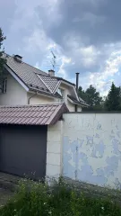 Земельный участок 1192 кв.м, дом 185,3 кв.м, хозблок 144,7 кв.м, Московская область. Земельный участок, земли сельхозназначения, под индивидуальное садоводство, площадь 1192 +/-12 кв. м, КН: 50:11:0050109:129, местоположение установлено относительно ориентира в границах участка: Московская обл…