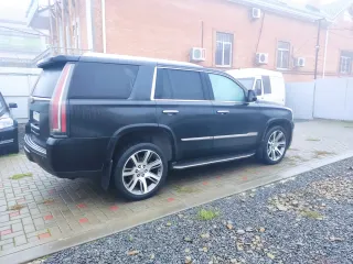 Cadillac Escalade (Vin Y3WS47KJ5GB005523) 2016 г.в. На имущество наложены ограничения в виде запрета на регистрационные действия. Имущество находится в залоге у АО "Кредит Европа Банк (Россия)". Автомобиль на ходу, имеет недостатки: требуется замена аккумулятора. Ознакомление с имуществом…