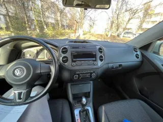 Volkswagen Tiguan, 2013 года выпуска, идентификационный номер XW8ZZZ5NZDG121378, гос.номер М692ВН774. Volkswagen Tiguan, 2013