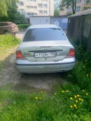 Ford Focus 2004 легковой, VIN X9FFXXEEDF4S42493, на условном ходу. VIN-номер частично не читаемый, требуется ремонт.