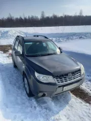 Subaru Forester, 2012 года, 171 л.с. Марка и модель: SUBARU FORESTER, год изготовления ТС: 2012, двигатель: FB25 R385059, мощность 171 (126) л.с., VIN №: JF1SHMLW4CG311592, серия и номер ПТС: 25УР 648016. Автомобиль находится в залоге у ООО МФК «ПСБ Финанс».