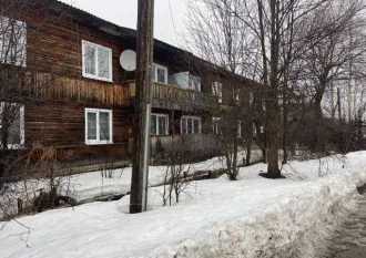 Квартира, назначение: жилое, этаж 1, общая площадь 57 кв. м, адрес: Костромская обл., Нейский р-н, г. Нея, Школьный пер., д.22, кв.2. Кадастровый номер 44:12:120322:126. Общая долевая собственность, доля в праве 1/4.