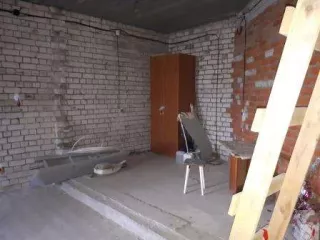 7 объектов конкурсной массы, имущественный комплекс по адресу: Чувашская Республика, г. Канаш, Ульяновское шоссе:  
1. Материальный склад кадастровый №21:11:240201:1986,  
2. Забор из железобетонных плит из железных листов с пятью воротами, протяженность 1572 п.м., кадастровый №21:11:000000:1287, …