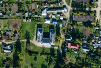 Нежилое здание 1600,9 кв.м с земельным участком 5843 кв.м, Переславль-Залесский, Ярославская область, расположенное по адресу: Ярославская область, муниципальный округ Переславль-Залесский, поселок Рязанцево, улица Октябрьская Б., дом 60, в составе: нежилое здание, 2-этажное, площадь 1600,9 кв. м…