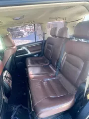 Toyota Land Cruiser 200, черный, легковой, 2017 г.в., мощность двигателя 249 л.с., VIN: JTMCV02J204227381, ГРЗ К555АЕ14