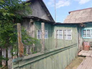 Доля здания 76.8 кв.м и участка 3703 кв.м Амурская область 1/5 доля здания, площадь 76.8 кв.м., назначение: жилое, количество этажей: 1, адрес (местонахождение): Россия, Амурская область, р-н Магдагачинский, с Черняево, ул Подгорная, д 20, кадастровый (условный) номер: 28:16:013901:1259. 1/5 доля…