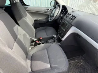 Skoda Yeti 2012 года, 105 лс, пробег 226005 км. VIN: TMBJF25L2C6058324, гос. номер: С369РУ40, цвет кузова темно-синий, объем двигателя 1197 см³.