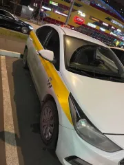 Hyundai Solaris 2017 года, VIN: Z94K241BBJR052997, госномер: Е715ОО790. Двигатель: модель G4LC, номер HD065981, мощность 73.3 кВт (99.6 л.с.), объем 1368 см³. Цвет кузова белый. СТС 9956389647 от 19.05.2023, ПТС 78ОТ248194 от 22.09.2017. Автомобиль находится в залоге у АО «Тбанк».