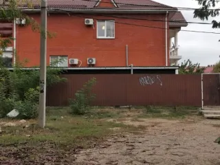 Земельный участок 750 м² и жилое здание 367,8 м², Краснодарский край, г. Краснодар, ул. им. Сергея Есенина, д. 1 и д. 34. Земельный участок (для индивидуального жилищного строительства), площадь 750 кв.м., кадастровый номер 23:43:0129024:31. Жилое здание, площадь 367,8 кв.м., кадастровый номер…