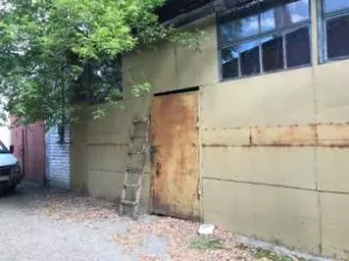 Земельный участок с кад. №52:15:0080201:16 площадь 13 084,60 кв. м, адрес: Нижегородская обл., Городецкий р-н, г. Городец, ул. Республиканская, участок 88. Здание гаража, нежилое, 1 этаж, площадь 212,7 кв. м, инв. №14043, лит. М, кад. №52:15:0080201:307. Главное производственное здание Хлебозавода…