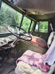 ГАЗ-6611 1994 года выпуска, бортовой грузовой автомобиль. VIN XTH006611RO753840. Модель двигателя 513-286029, мощность 120 (88) л.с. (кВт). Шасси №0753840. Цвет кузова темно-зеленый, тип двигателя бензиновый, производитель ГАЗ (Россия). Государственный номер В375КУ11. ПТС 11КР 323241 от 04.10.2003…