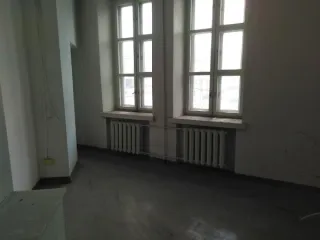 Нежилые помещения 114,6 кв.м, Тольятти, Матросова ул., 2. Объект аренды, площадь 114,6 кв. м, номера на поэтажном плане: этаж 2, помещения № 12,12а,13-22, адрес (местонахождение) объекта: 445012, Самарская обл, Тольятти г, Матросова ул, дом № 2. Общая площадь: 114.6.