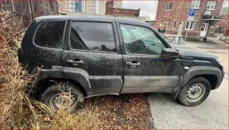Состояние автомобиля: Двигатель или часть двигателя должником разобраны и лежат внутри машины, трансмиссия разобрана, аудиосистема отсутствует. Фото приложены.