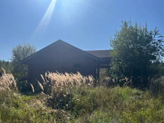 Объекты незавершенного строительства и земельный участок площадью 4999 кв.м. в Калужской области.