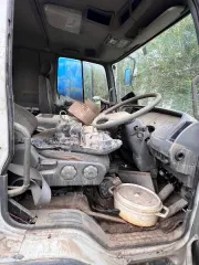 Mitsubishi Fuso 1995 года выпуска, государственный номер М881ЕН14, VIN отсутствует, номер двигателя 763425, колеса спущены, сцепление, тормоза и ходовая часть неисправны, фары и аккумулятор отсутствуют. Местонахождение: РС(Я).