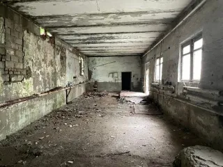 Нежилое здание, назначение: нежилое, площадь: 169,7 кв. метра, количество этажей: 1, в том числе подземных 0, кадастровый номер: 74:25:0303106:44, расположенное по адресу: Челябинская область, г. Златоуст, ул. Нижне-Заводская 1-я, д. 81 Сведения о муниципальном имуществе, выставленном на продажу, о…