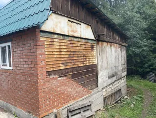 Кафе-закусочная 100,4 кв.м и право аренды земельного участка 1200 кв.м, Пермский край, Нытвенский район. Здание кафе-закусочной площадью 100,4 кв.м, назначение: нежилое, количество этажей: 2, в том числе подземный 1, кадастровый номер 59:26:2380110:460 и право аренды земельного участка площадью…