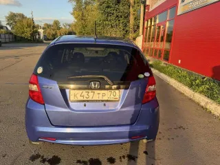 Honda Fit 2012 года, 99 лс, модель, № двигателя L13A-4808474, кузов GE6-1707605, цвет кузова синий, мощность двигателя 99 лс (72.81 кВт).