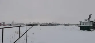 Сооружение площадью 249.3 кв.м, кадастровый номер 70:20:0000005:53, расположенное по адресу: Томская область, г. Стрежевой, тер. Колтогорский причал, д. 32, строение 1. Год ввода в эксплуатацию и количество этажей не указаны. Имеется обременение в виде обязательства по использованию объекта речного…