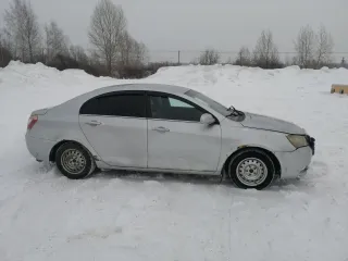 Geely Emgrand 2013 года, модель FE-1. VIN: X9W215710D0003828.