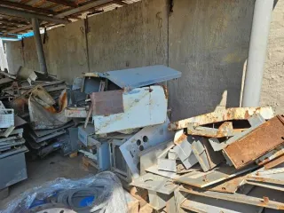 Лом черного металла 2318 кг, Санкт-Петербург. Вес 2318 кг, реестровый номер 0024КДЗ0000030, местонахождение: Российская Федерация, Санкт-Петербург, ул. Седова, д.9, навес (расположен напротив литеры Р). Имущество получено в ходе разборки движимого имущества, находящегося в аренде у ООО…